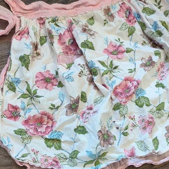 Apron with Waist Tie Reversible Floral Pocket Double Layer Lightweight - Picture 2 of 4